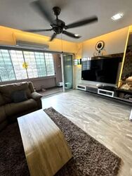 Blk 558 Jurong West Street 42 (Jurong West), HDB Executive #554977811